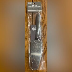 NWT KRAFT Philadelphia Cream Cheese, Cheesecake Server, silver, 9 inch length